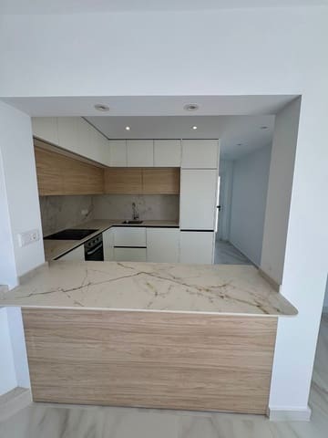 4 Zimmer Villa zu verkaufen in Los Balcones mit Pool - 665.000 € (Ref: 9938764)