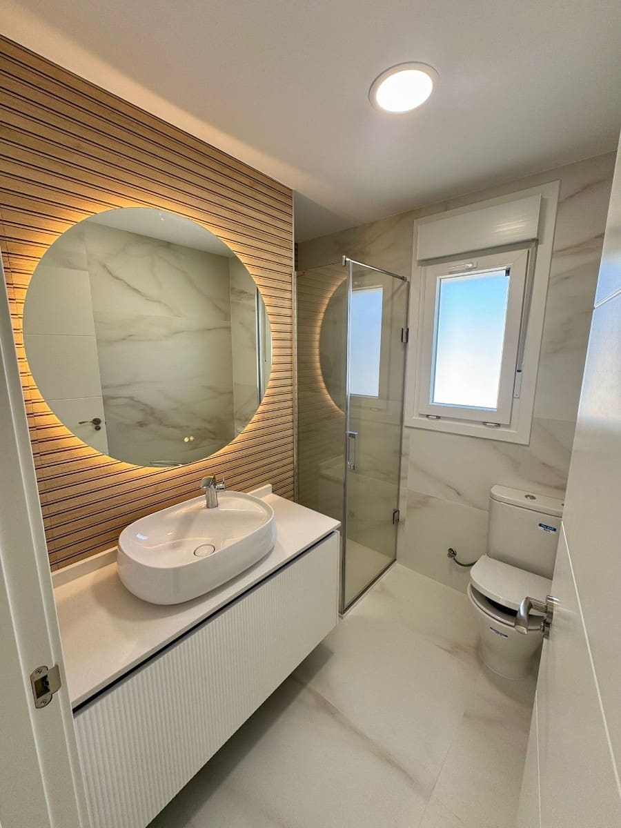 4 Zimmer Villa zu verkaufen in Los Balcones mit Pool - 665.000 € (Ref: 9938764)