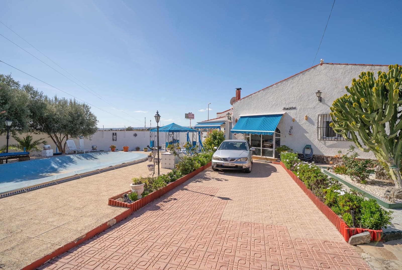 4 Zimmer Villa zu verkaufen in Ciudad Quesada mit Pool Garage - 389.000 € (Ref: 9939383)