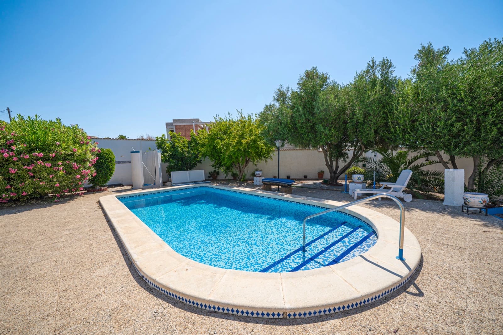 4 Zimmer Villa zu verkaufen in Ciudad Quesada mit Pool Garage - 389.000 € (Ref: 9939383)