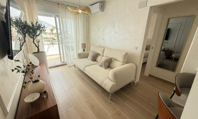 Apartamento de 2 habitaciones en Torrevieja en venta con piscina - 159.995 € (Ref: 9941950)