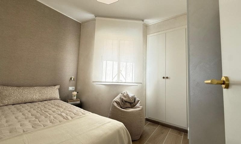 Apartamento de 2 habitaciones en Torrevieja en venta con piscina - 159.995 € (Ref: 9941950)