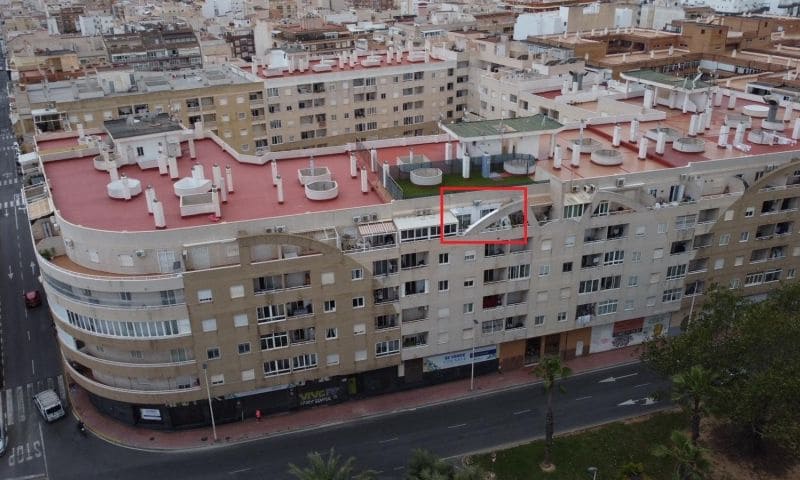 Apartamento de 2 habitaciones en Torrevieja en venta con piscina - 159.995 € (Ref: 9941950)