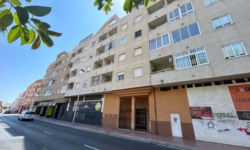 Apartamento de 2 habitaciones en Torrevieja en venta con piscina - 159.995 € (Ref: 9941950)