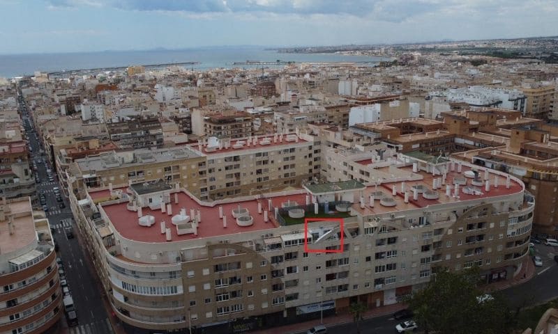 Apartamento de 2 habitaciones en Torrevieja en venta con piscina - 159.995 € (Ref: 9941950)