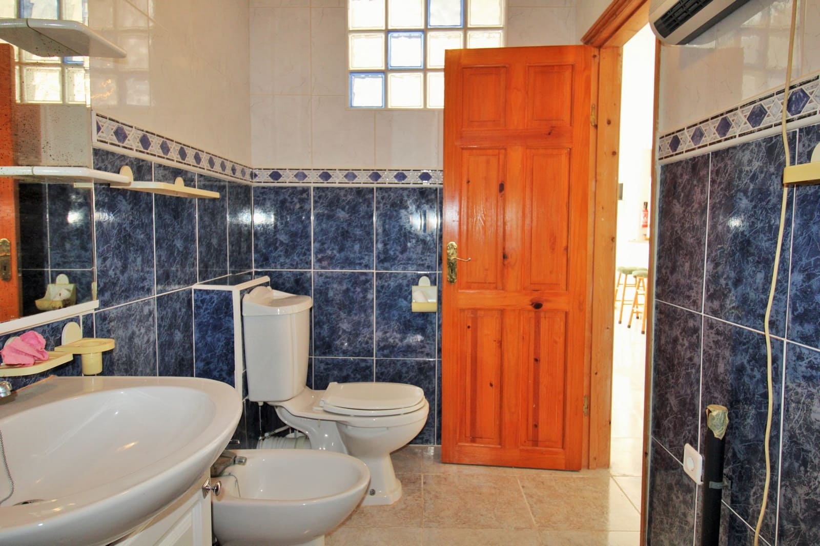 3 bedroom Townhouse for sale in Villamartin with pool garage - € 249,990 (Ref: 9944235)