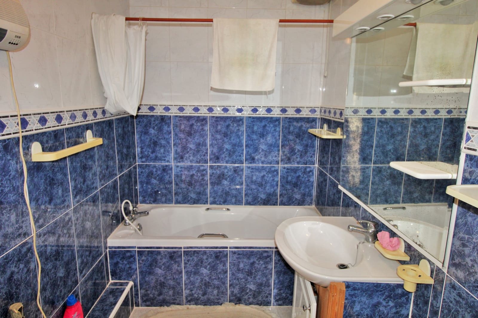 3 bedroom Townhouse for sale in Villamartin with pool garage - € 249,990 (Ref: 9944235)