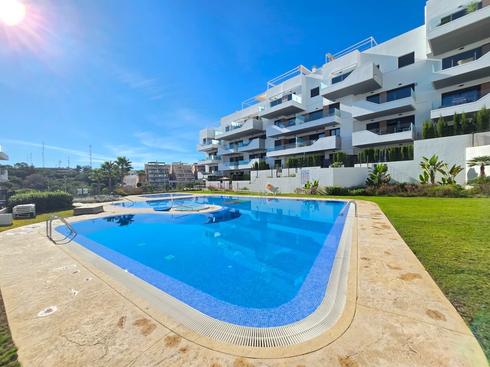 2 soveværelse Lejlighed til salg i Villamartin med swimmingpool garage - € 229.000 (Ref: 9944237)