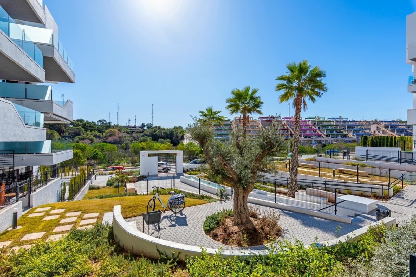 2 soveværelse Lejlighed til salg i Villamartin med swimmingpool garage - € 229.000 (Ref: 9944237)