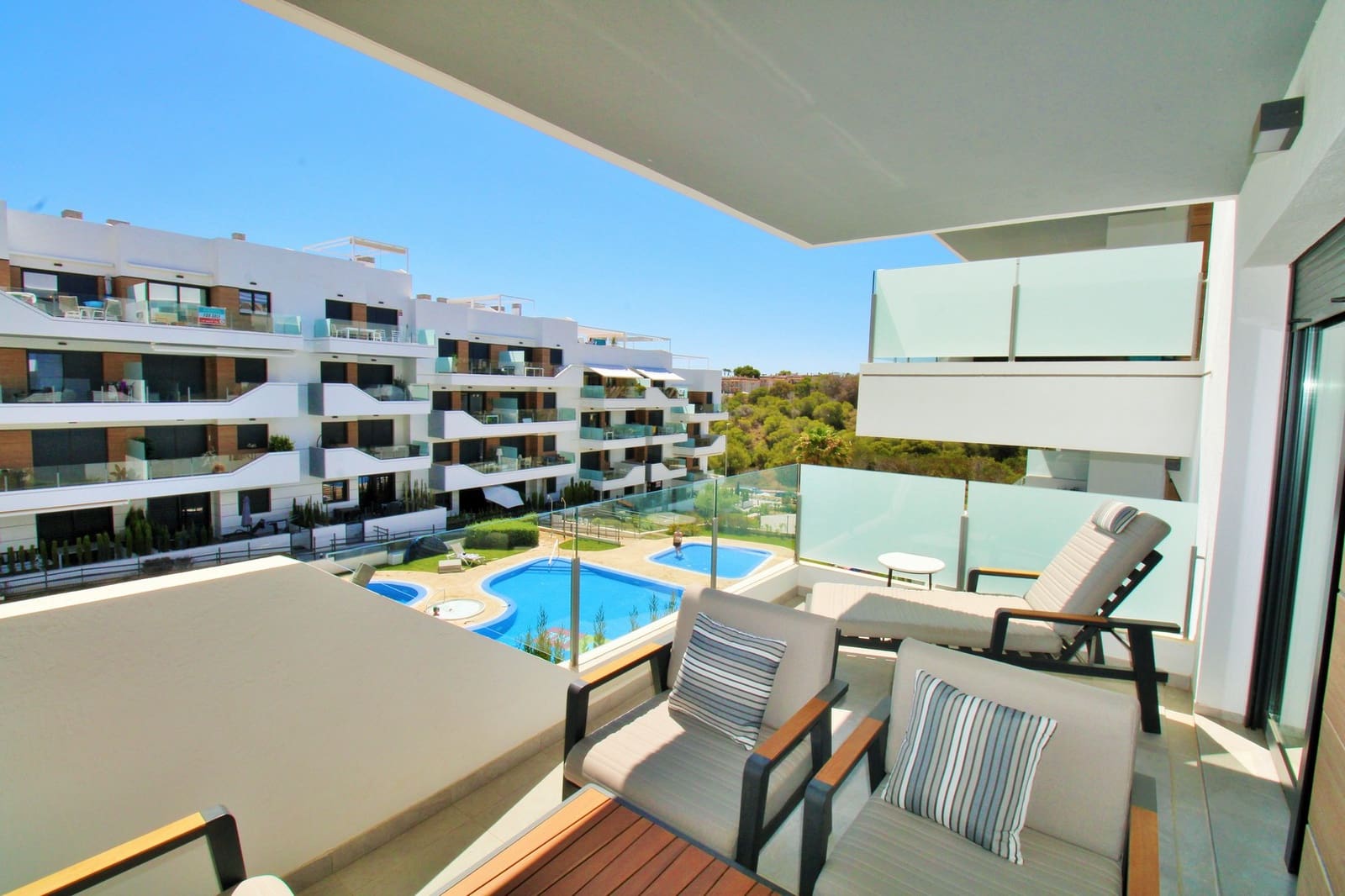 2 soveværelse Lejlighed til salg i Villamartin med swimmingpool garage - € 229.000 (Ref: 9944237)
