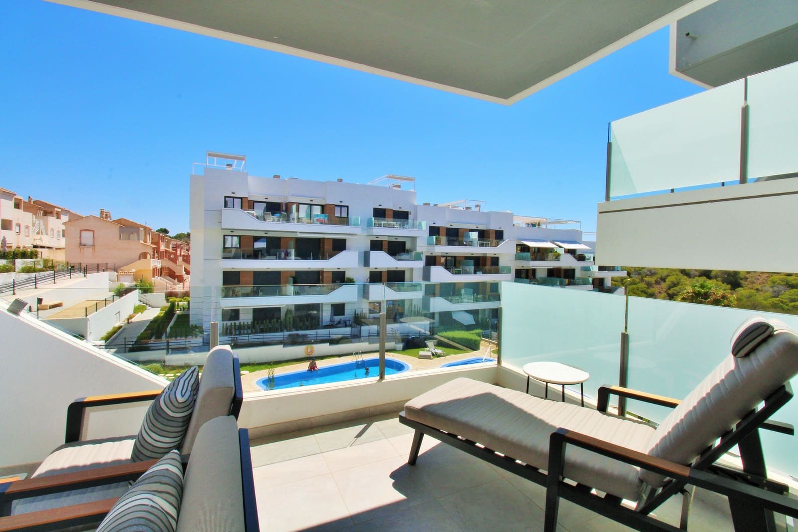 2 soveværelse Lejlighed til salg i Villamartin med swimmingpool garage - € 229.000 (Ref: 9944237)