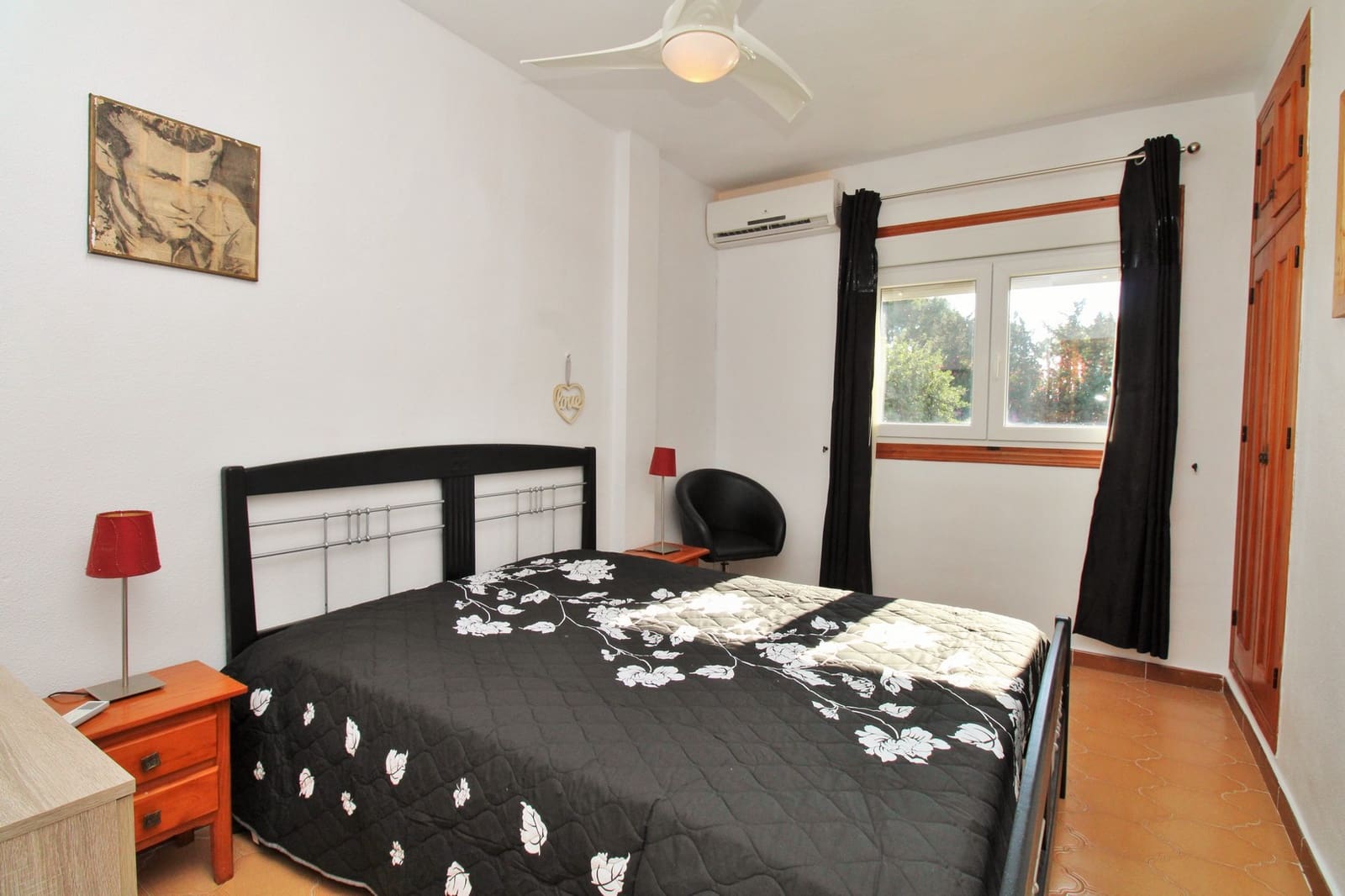 2 soveværelse Lejlighed til salg i Villamartin med swimmingpool - € 164.900 (Ref: 9944248)