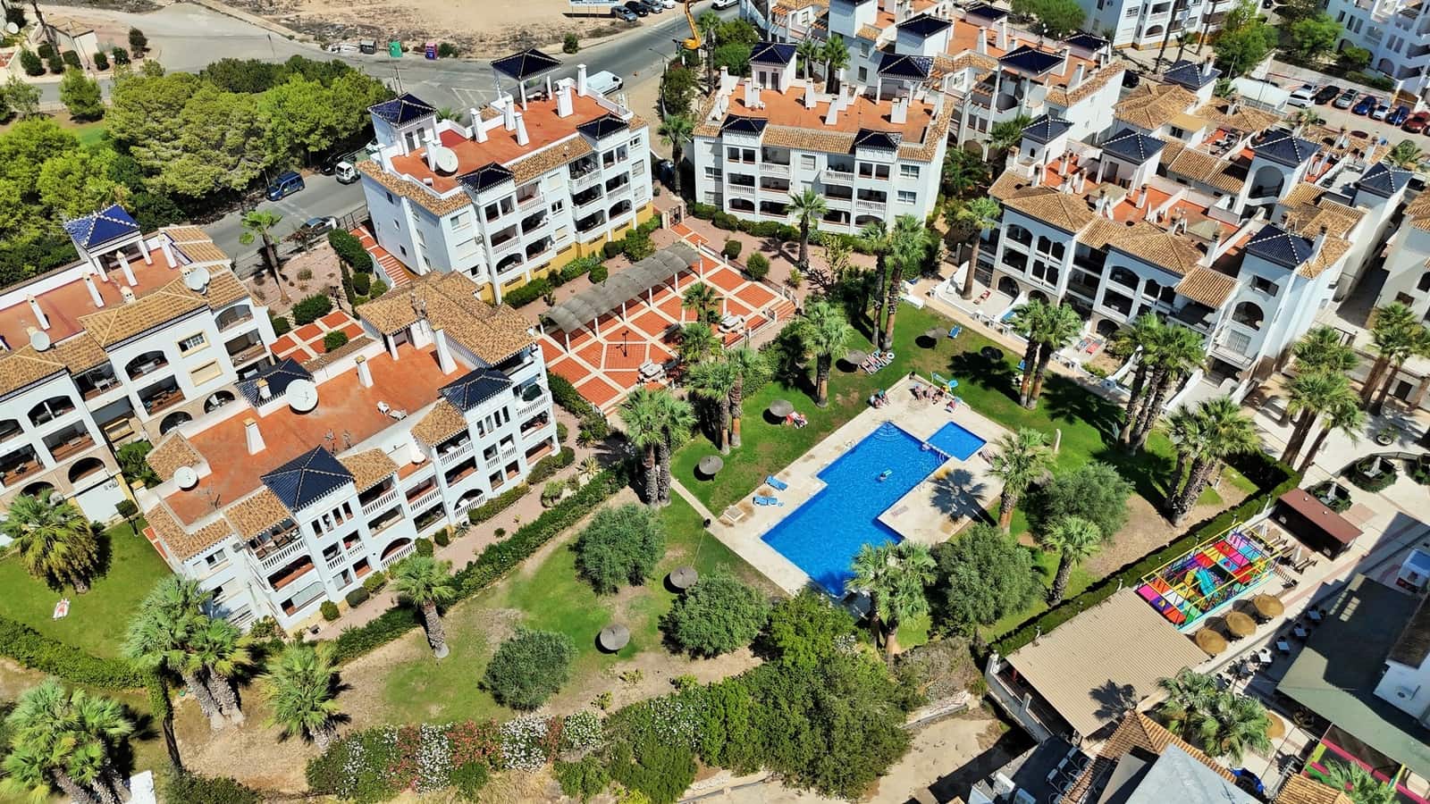 2 soveværelse Lejlighed til salg i Villamartin med swimmingpool - € 164.900 (Ref: 9944248)