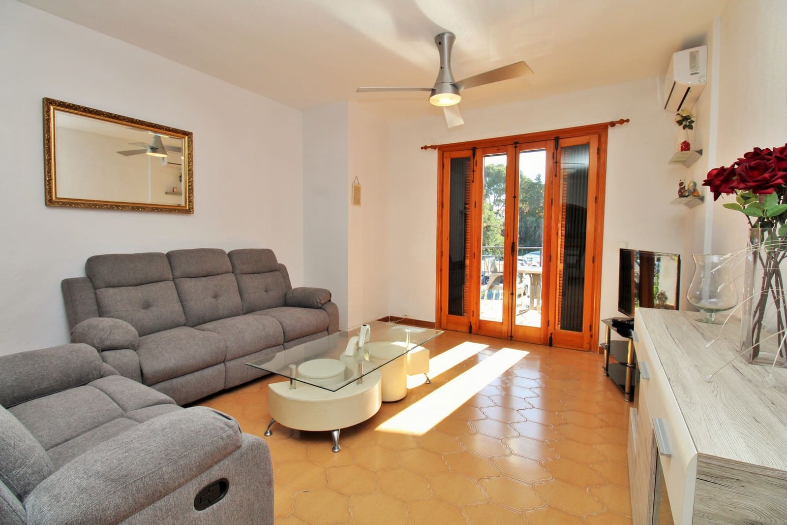 2 soveværelse Lejlighed til salg i Villamartin med swimmingpool - € 164.900 (Ref: 9944248)