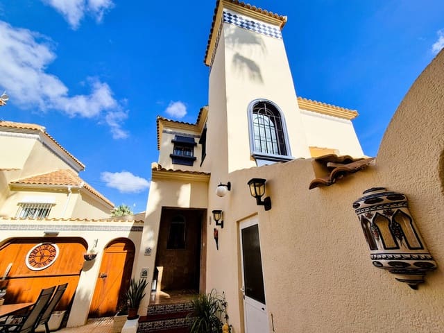 3 soveværelse Villa til salg i Villamartin, Orihuela med garage - € 269.900 (Ref: 9947009)