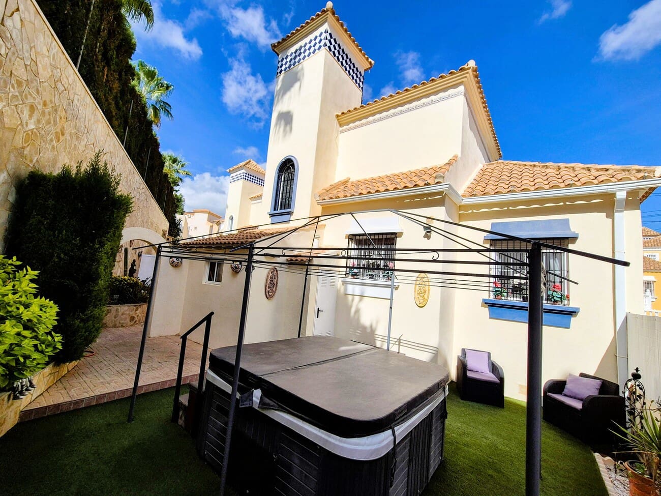3 soveværelse Villa til salg i Villamartin med garage - € 269.900 (Ref: 9947009)