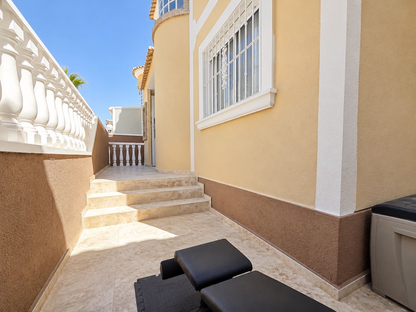 3 soveværelse Villa til salg i Villamartin med swimmingpool garage - € 250.000 (Ref: 9948061)