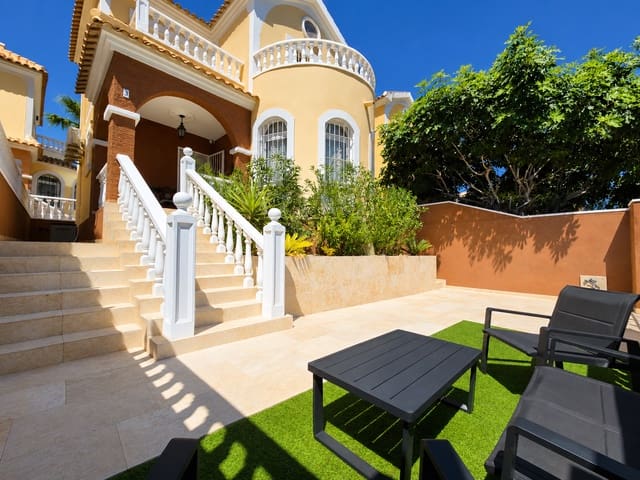 3 soveværelse Villa til salg i Villamartin, Orihuela med swimmingpool garage - € 250.000 (Ref: 9948061)