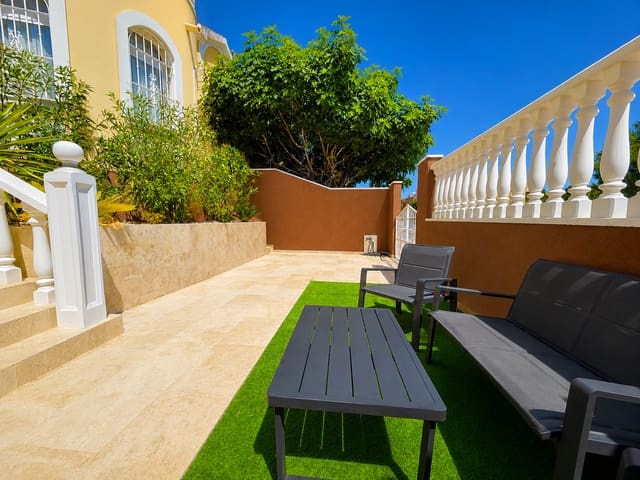 3 soveværelse Villa til salg i Villamartin, Orihuela med swimmingpool garage - € 250.000 (Ref: 9948061)