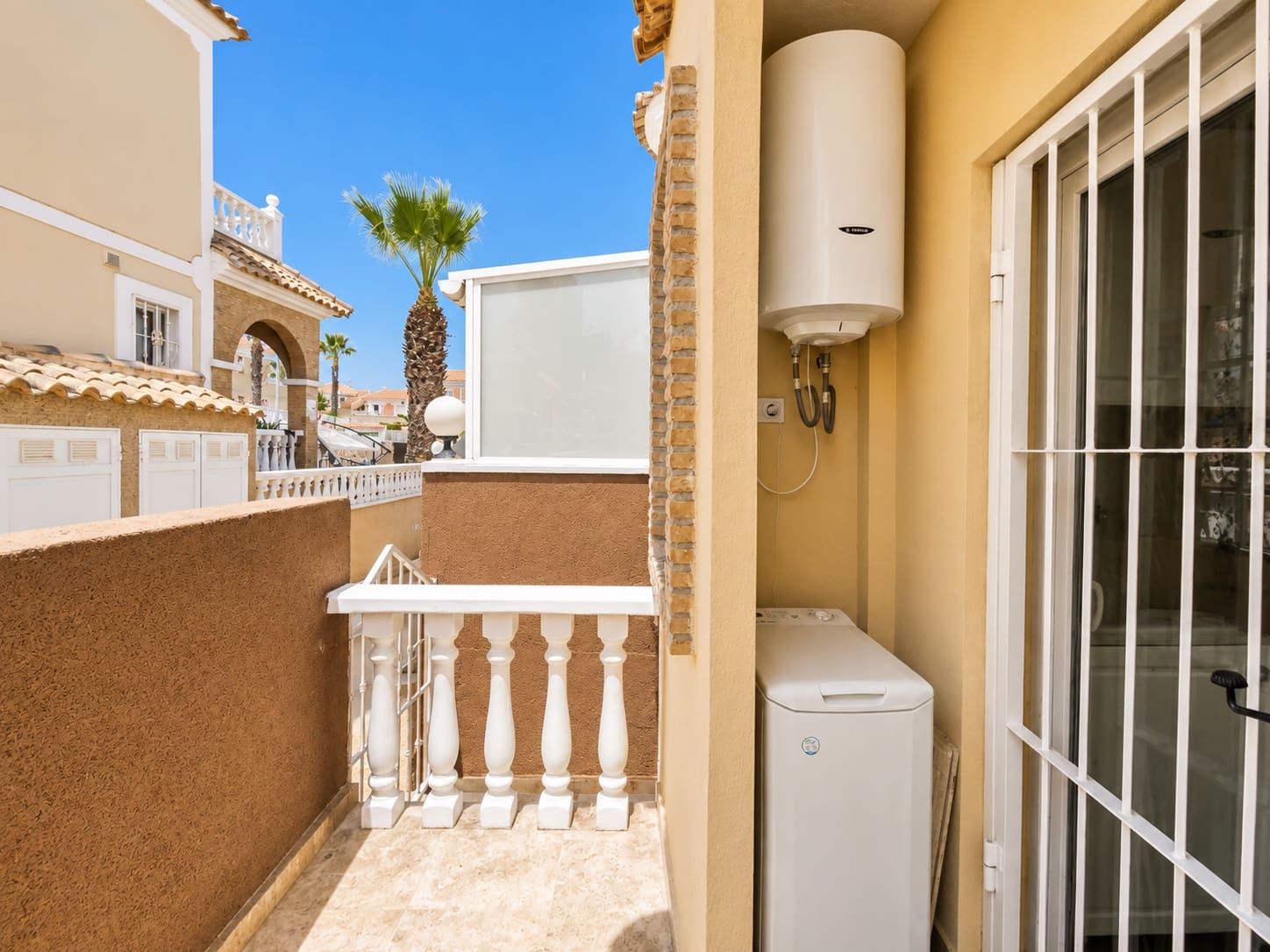 3 soveværelse Villa til salg i Villamartin med swimmingpool garage - € 250.000 (Ref: 9948061)