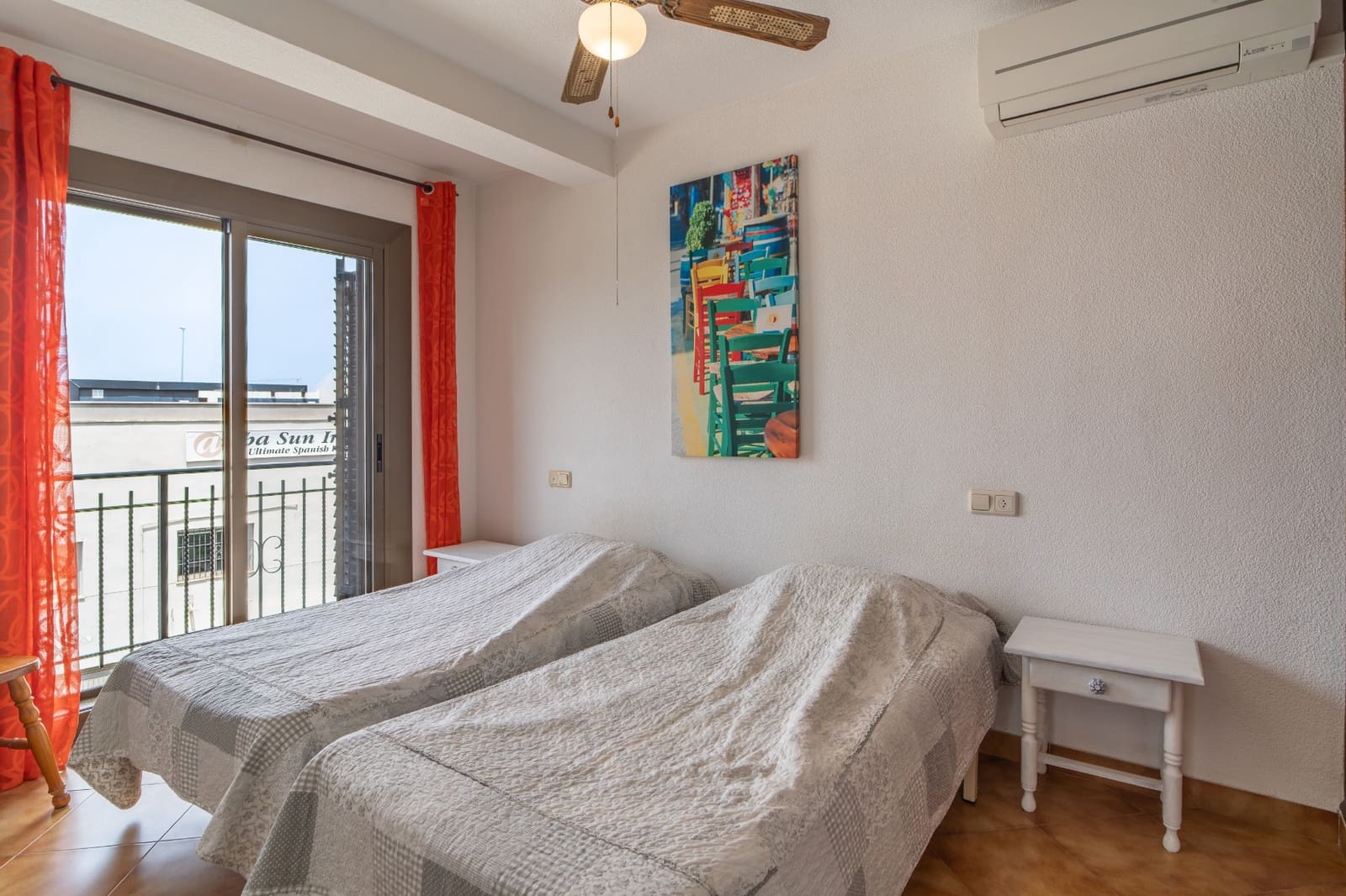 Apartamento de 2 habitaciones en Cabo Roig en venta con piscina - 205.000 € (Ref: 9959235)