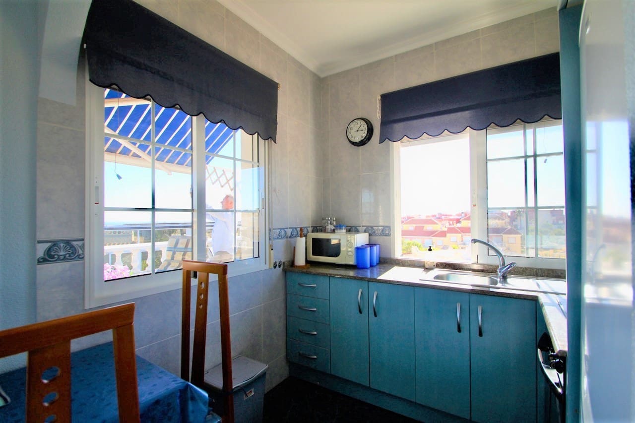 6 soveværelse Villa til salg i Villamartin med swimmingpool - € 469.000 (Ref: 9959237)