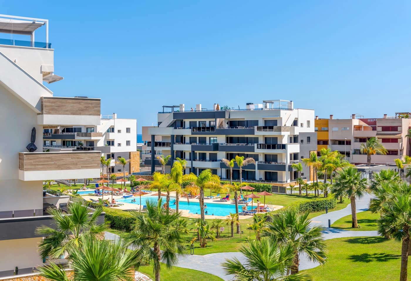 2 sypialnia Apartament na sprzedaż w Playa Flamenca z basenem garażem - 315 000 € (Ref: 9962061)