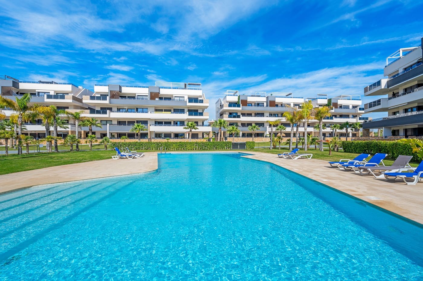 2 sypialnia Apartament na sprzedaż w Playa Flamenca z basenem garażem - 315 000 € (Ref: 9962061)