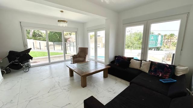 6 chambre Villa/Maison à vendre à Villamartin, Orihuela avec piscine garage - 695 000 € (Ref: 9964369)