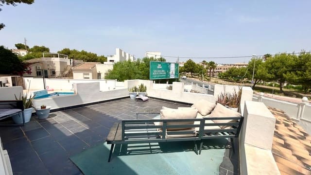 6 chambre Villa/Maison à vendre à Villamartin, Orihuela avec piscine garage - 695 000 € (Ref: 9964369)