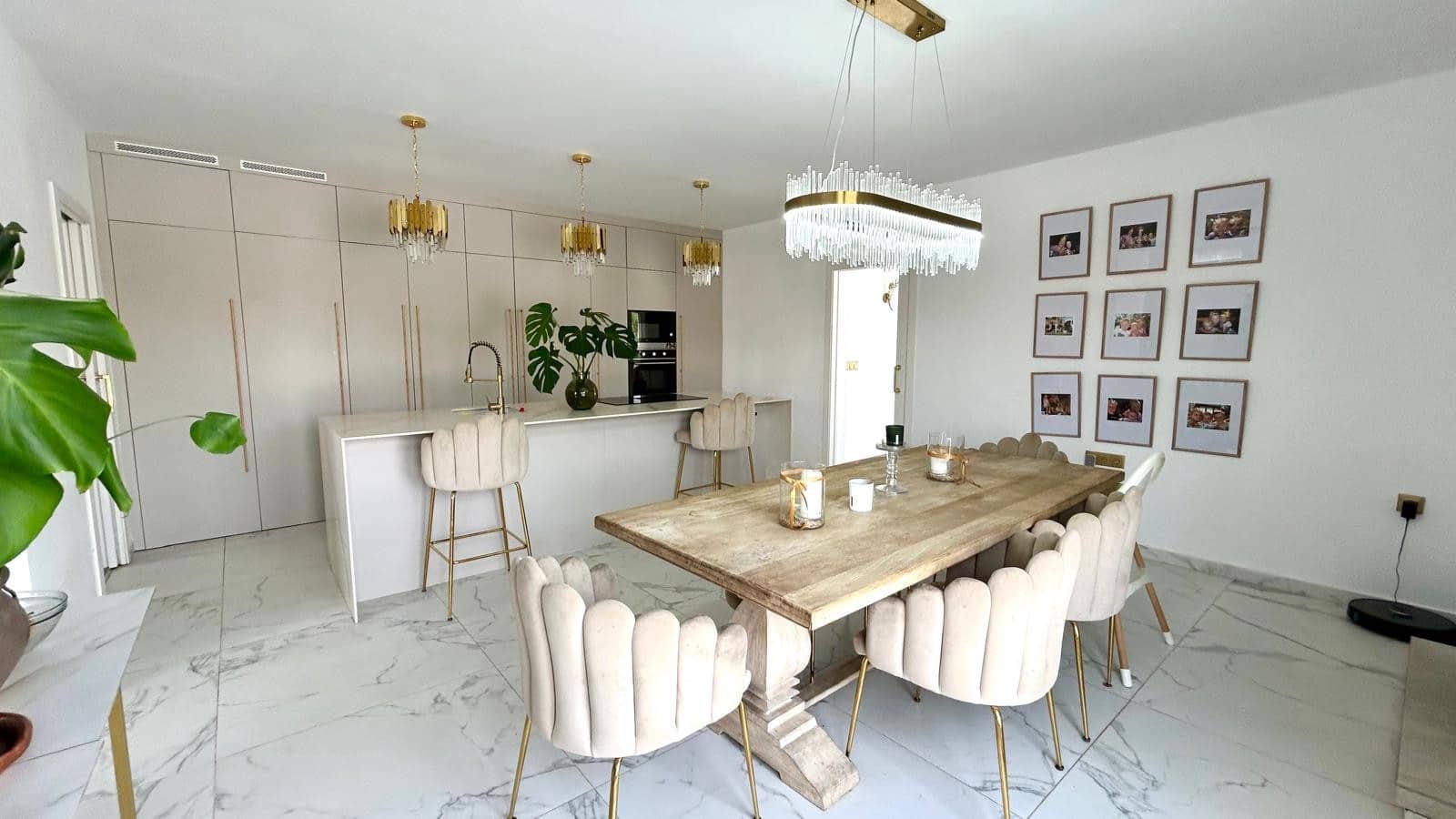 6 chambre Villa/Maison à vendre à Villamartin avec piscine garage - 695 000 € (Ref: 9964369)