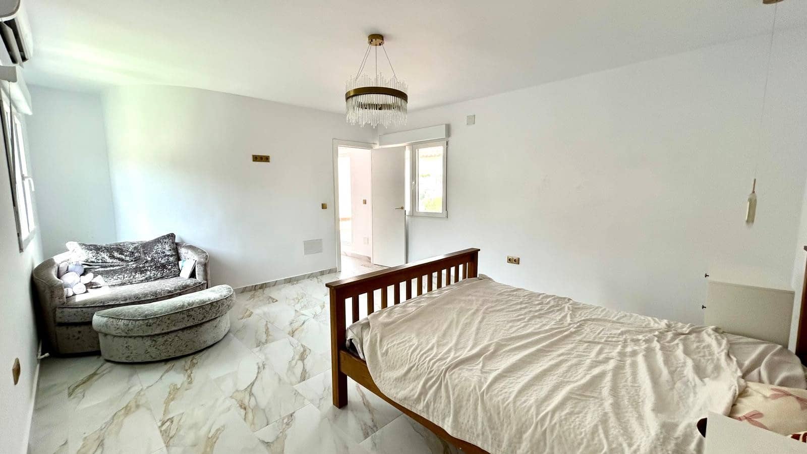6 chambre Villa/Maison à vendre à Villamartin avec piscine garage - 695 000 € (Ref: 9964369)
