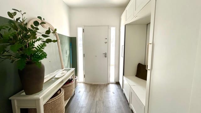 6 chambre Villa/Maison à vendre à Villamartin, Orihuela avec piscine garage - 695 000 € (Ref: 9964369)