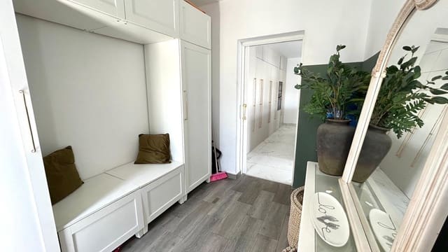 6 chambre Villa/Maison à vendre à Villamartin, Orihuela avec piscine garage - 695 000 € (Ref: 9964369)