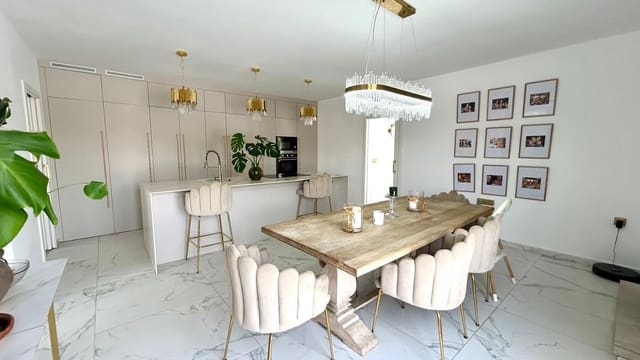 6 chambre Villa/Maison à vendre à Villamartin, Orihuela avec piscine garage - 695 000 € (Ref: 9964369)