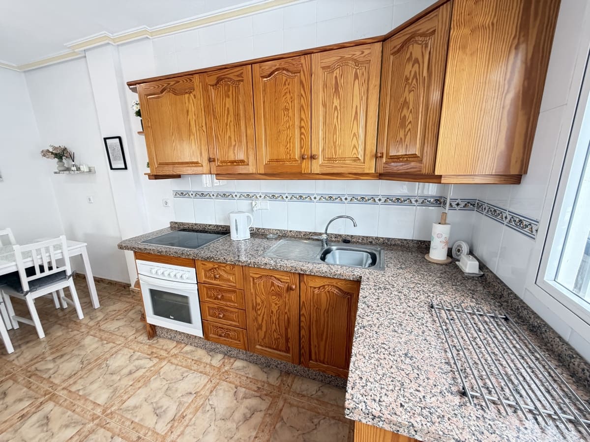 2 soveværelse Lejlighed til salg i La Zenia med swimmingpool - € 199.999 (Ref: 9966169)