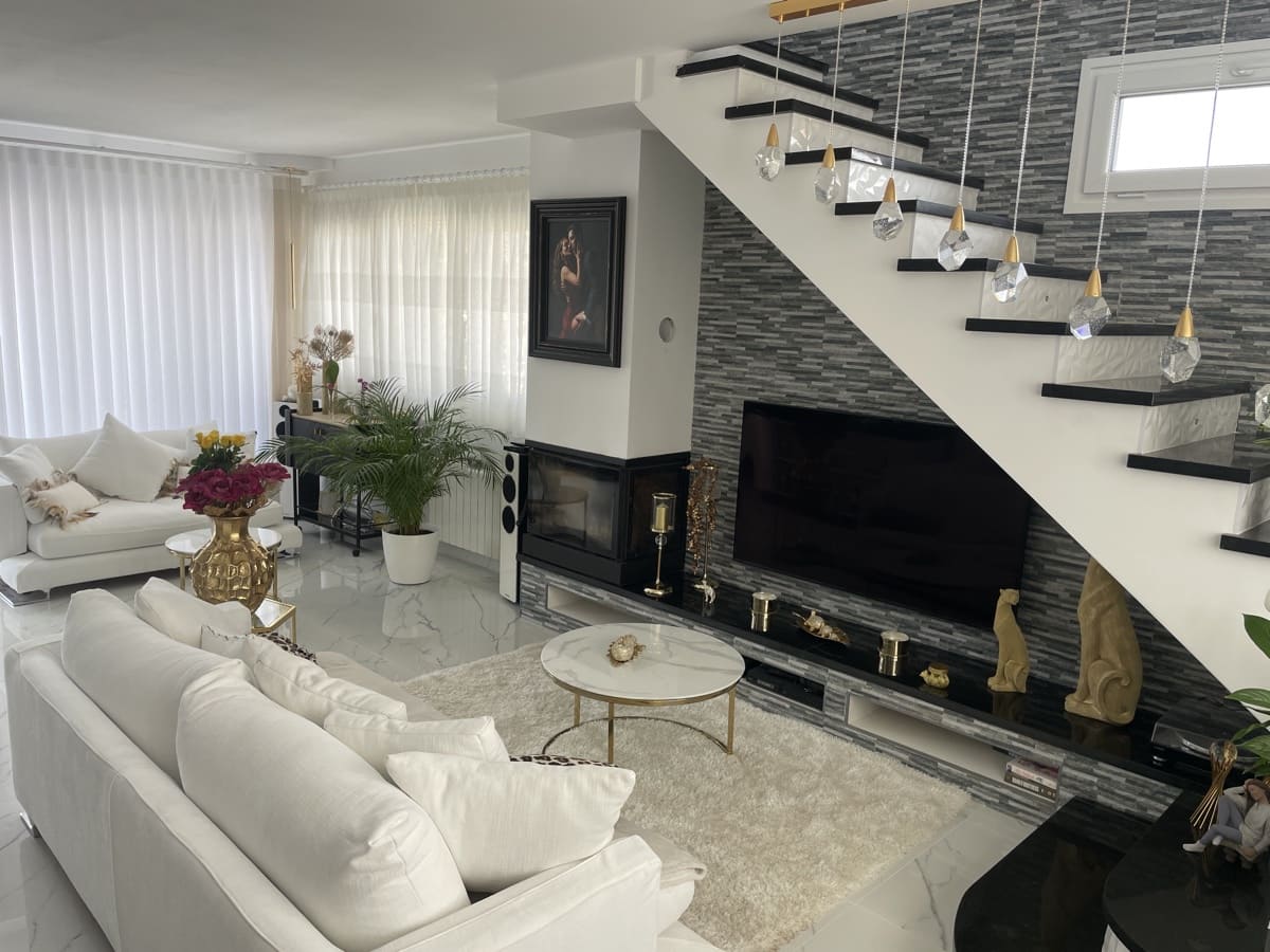 4 Zimmer Villa zu verkaufen in Los Balcones mit Pool Garage - 650.000 € (Ref: 9986435)