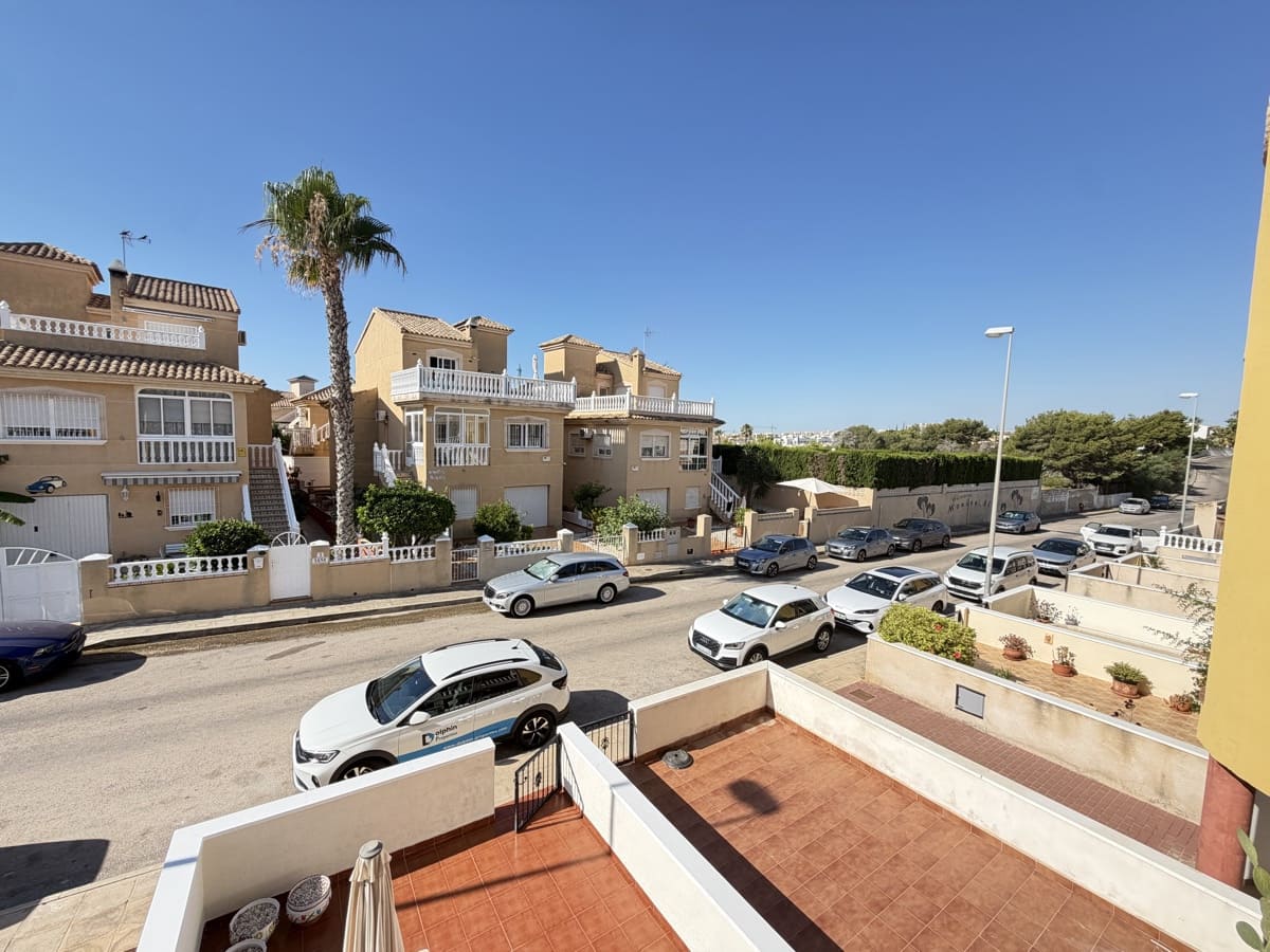 2 soverom Leilighet til salgs i Villamartin med svømmebasseng - € 149 995 (Ref: 9990228)