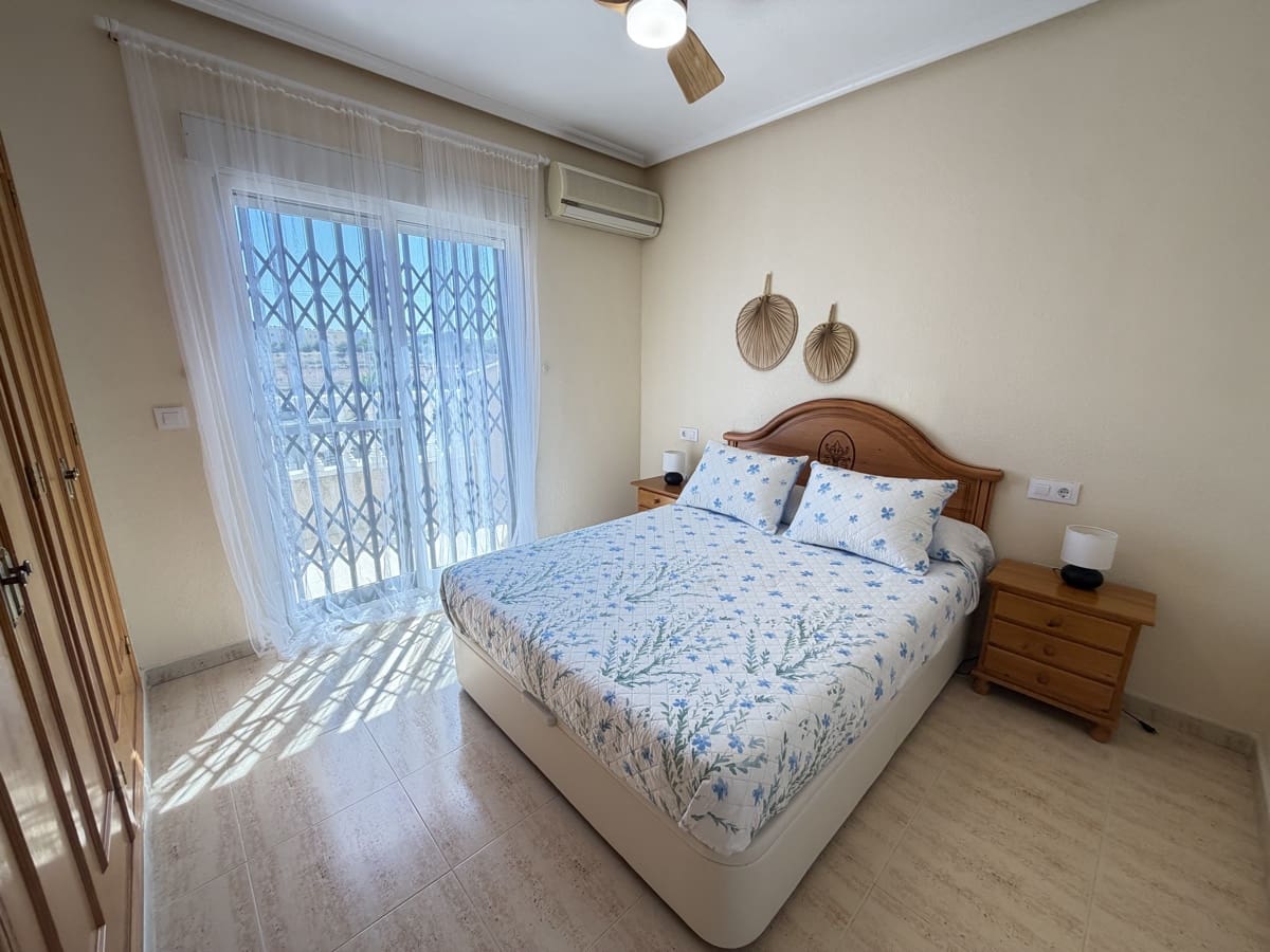 3 slaapkamer Huis te koop in Playa Flamenca met zwembad - € 280.000 (Ref: 9990232)