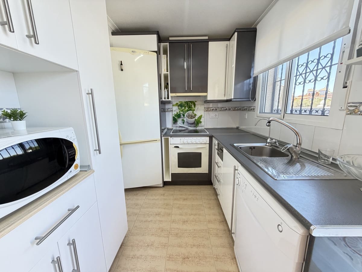 3 slaapkamer Huis te koop in Playa Flamenca met zwembad - € 280.000 (Ref: 9990232)
