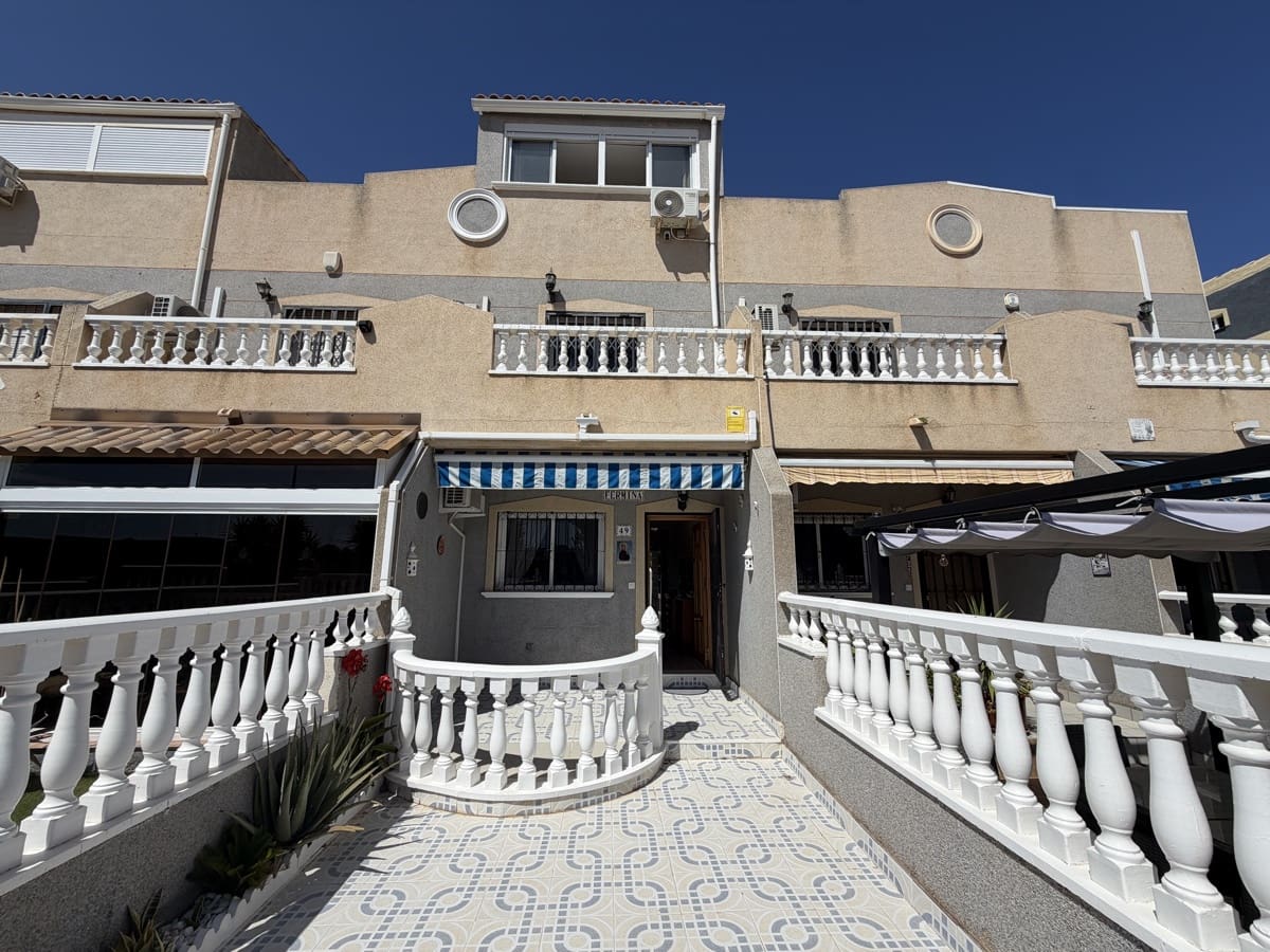 3 slaapkamer Huis te koop in Playa Flamenca met zwembad - € 280.000 (Ref: 9990232)