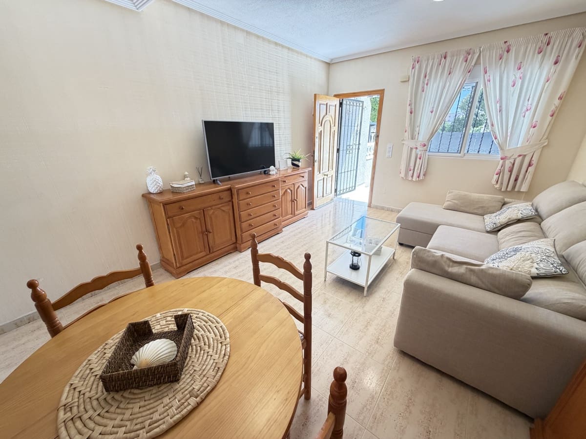 3 slaapkamer Huis te koop in Playa Flamenca met zwembad - € 280.000 (Ref: 9990232)