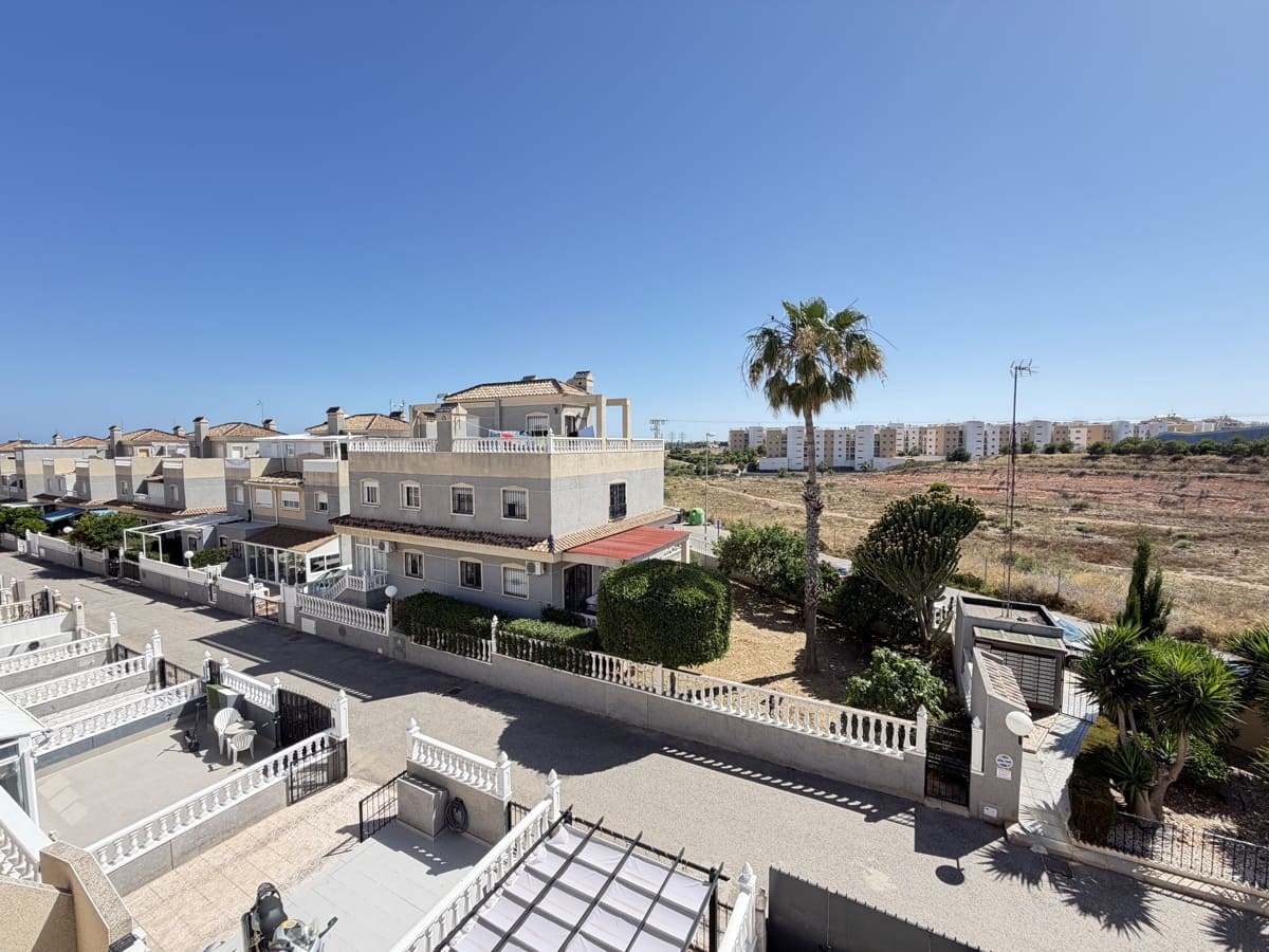 3 slaapkamer Huis te koop in Playa Flamenca met zwembad - € 280.000 (Ref: 9990232)