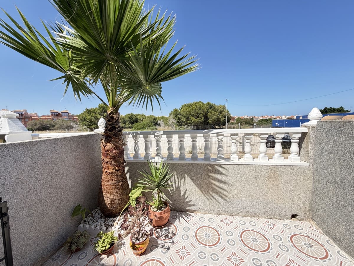 3 slaapkamer Huis te koop in Playa Flamenca met zwembad - € 280.000 (Ref: 9990232)