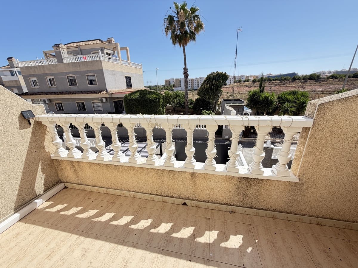 3 slaapkamer Huis te koop in Playa Flamenca met zwembad - € 280.000 (Ref: 9990232)