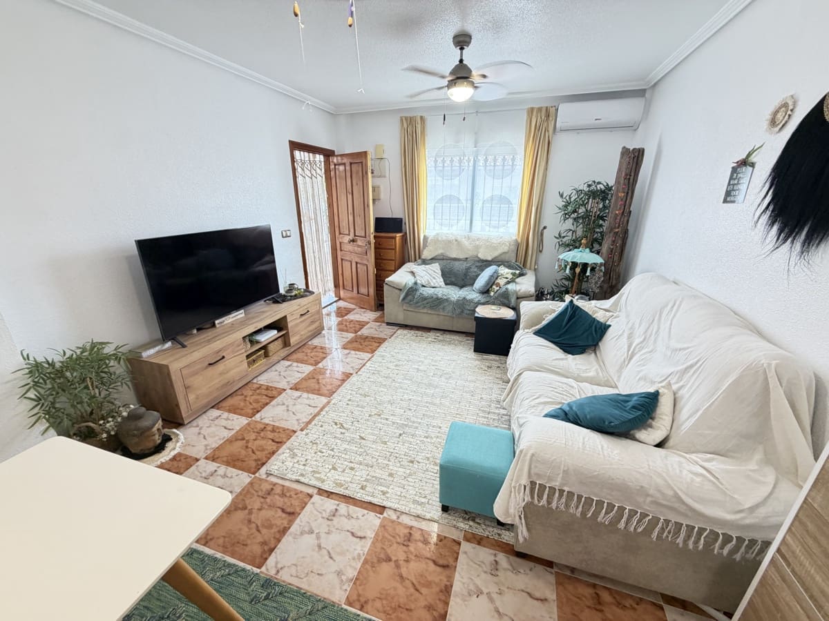 2 slaapkamer Huis te koop in La Zenia met zwembad - € 225.000 (Ref: 9990238)