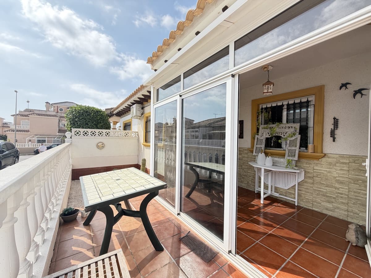 2 slaapkamer Huis te koop in La Zenia met zwembad - € 225.000 (Ref: 9990238)