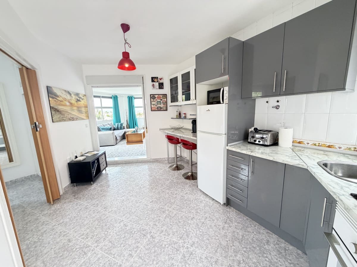 Apartamento de 1 habitación en San Miguel de Salinas en venta - 99.995 € (Ref: 9990241)
