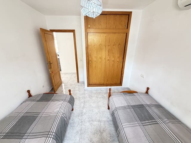 4 soveværelse Villa til salg i Villamartin, Orihuela med swimmingpool garage - € 385.000 (Ref: 9990242)