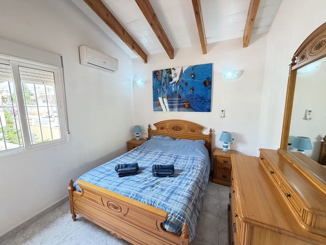 4 soveværelse Villa til salg i Villamartin, Orihuela med swimmingpool garage - € 385.000 (Ref: 9990242)